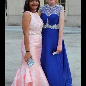 I have a new dress in the style of the pink one !